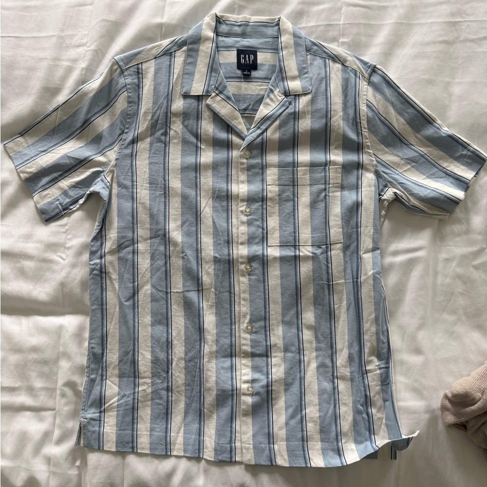 GAP Men's Casual Striped Shirt in Blue and Cream NWT